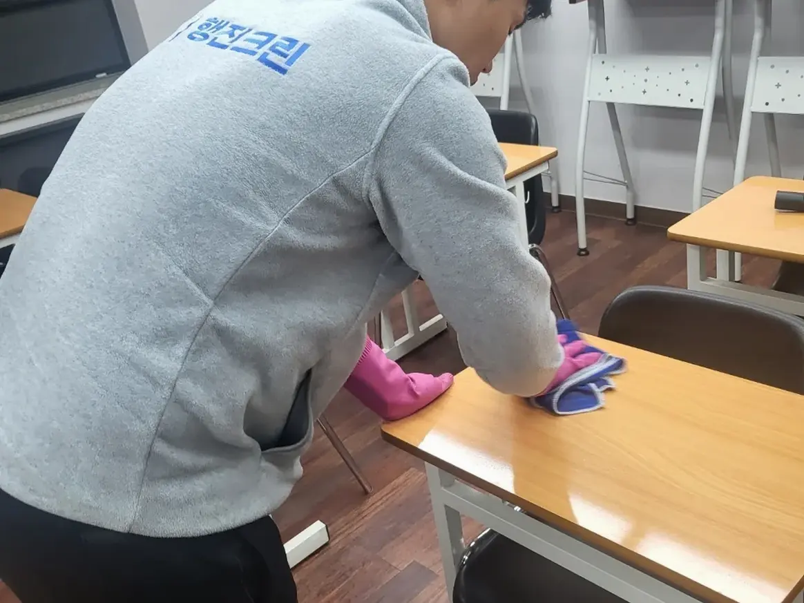 서구 관저동 유치원 책걸상 교실 위생청소 사례 - 행진크린