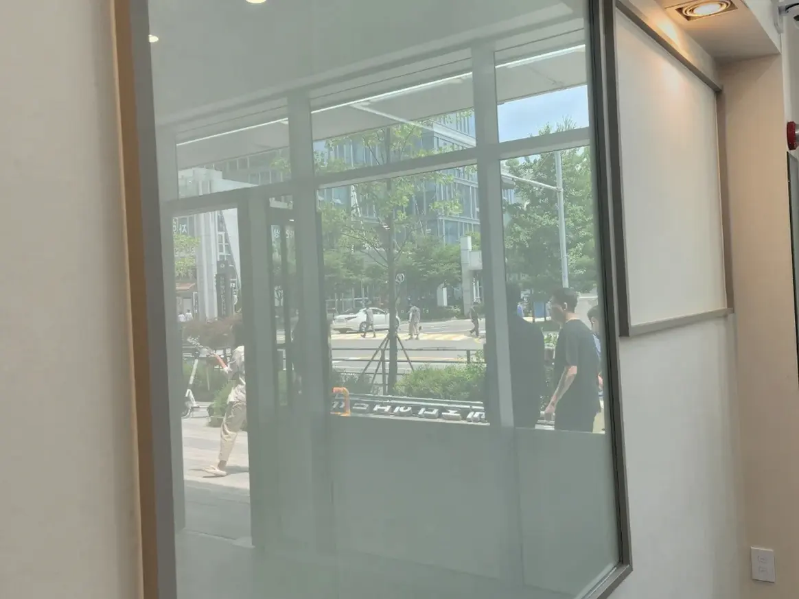 서구 관저동 매장 내부 유리·창 청소 사례 - 행진크린